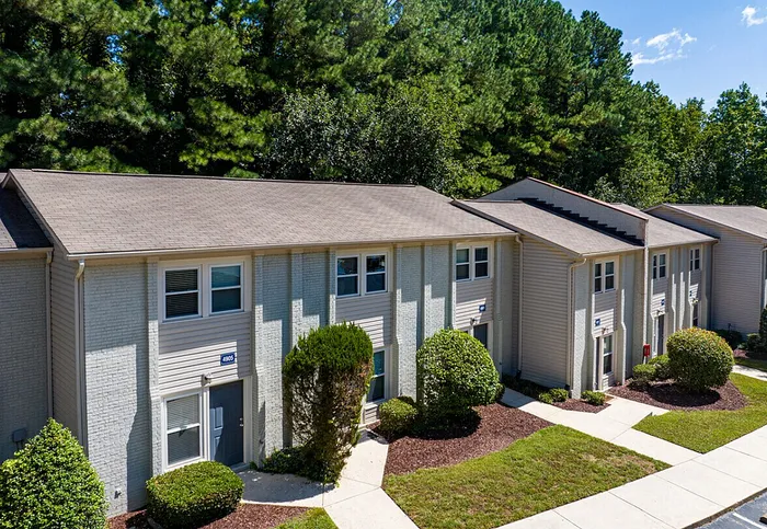 Community & Amenities