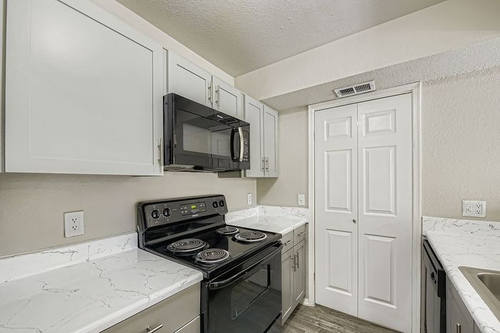 B2 Silver - 2 Bed 2 Bath