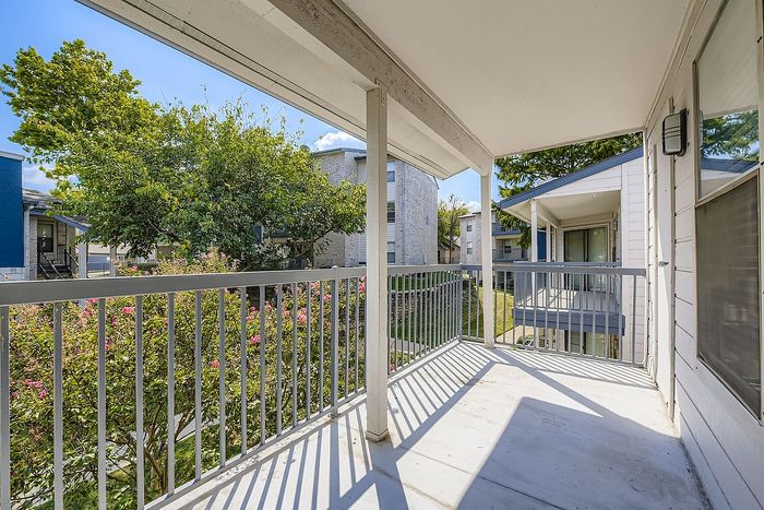 B2 Silver - 2 Bed 2 Bath