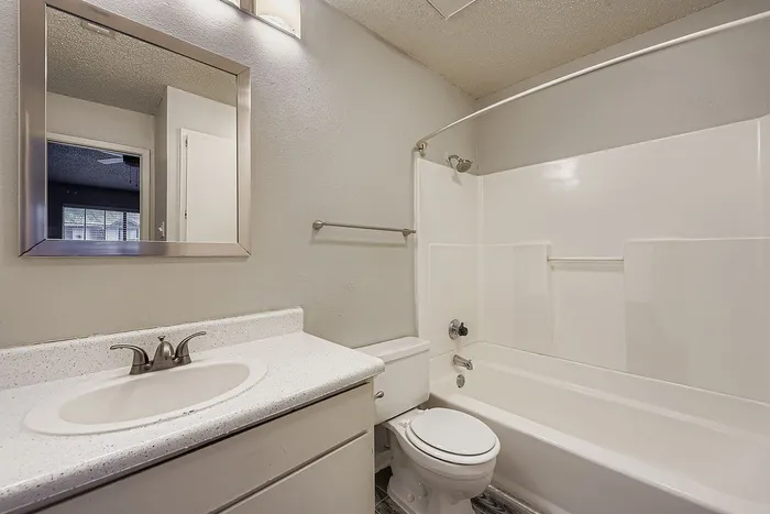 B2 Silver - 2 Bed 2 Bath
