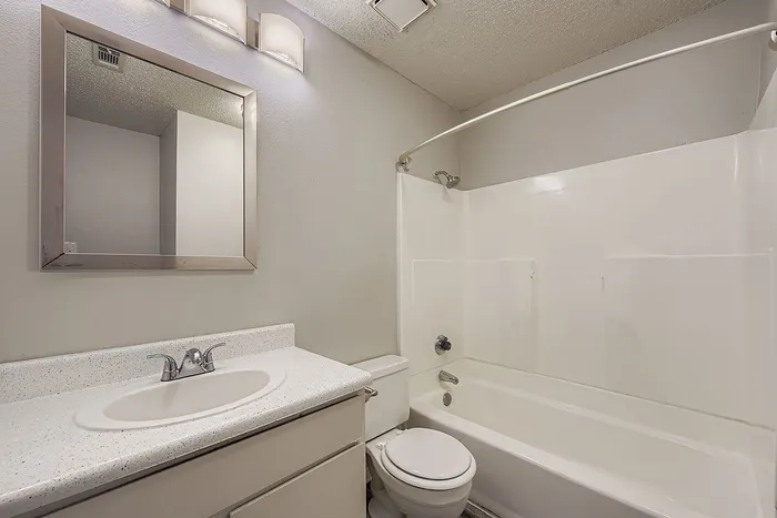 B2 Silver - 2 Bed 2 Bath