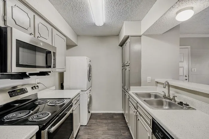 A1 Silver - 1 Bed 1 Bath