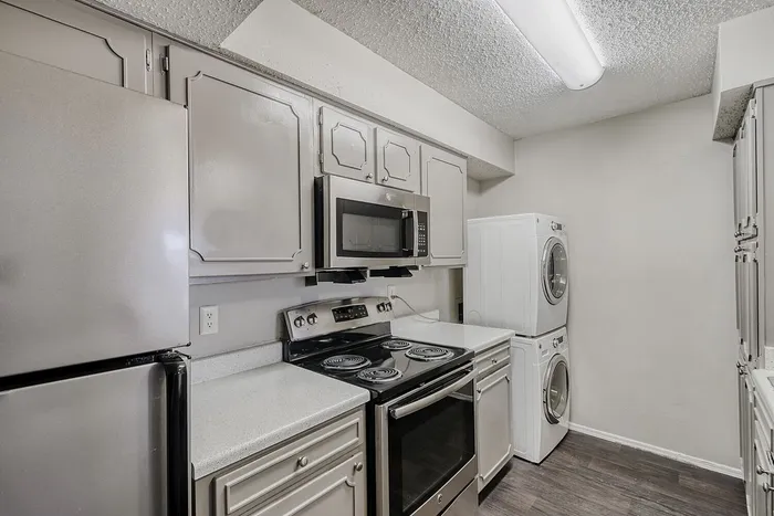 A1 Silver - 1 Bed 1 Bath