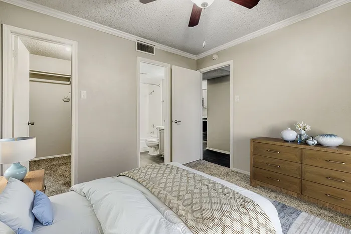 A1 Silver - 1 Bed 1 Bath