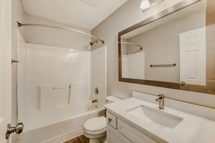 C1 Gold - 3 Bed 2 Bath