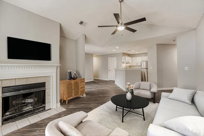 C1 Gold - 3 Bed 2 Bath