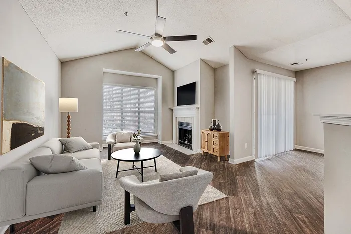 C1 Gold - 3 Bed 2 Bath