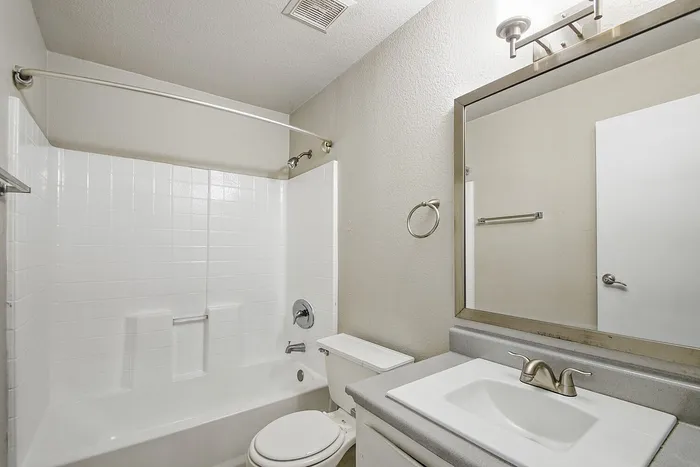 B1 Silver - 2 Bed 1 Bath