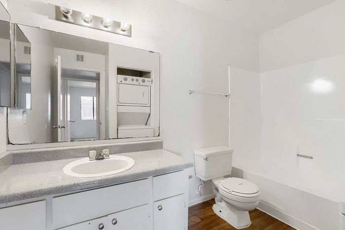 B1 Bronze - 2 Bed 2 Bath