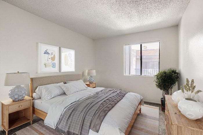 B1 Bronze - 2 Bed 2 Bath