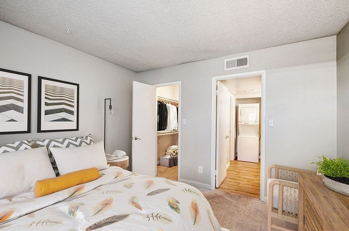 A1 Silver - 1 Bed 1 Bath