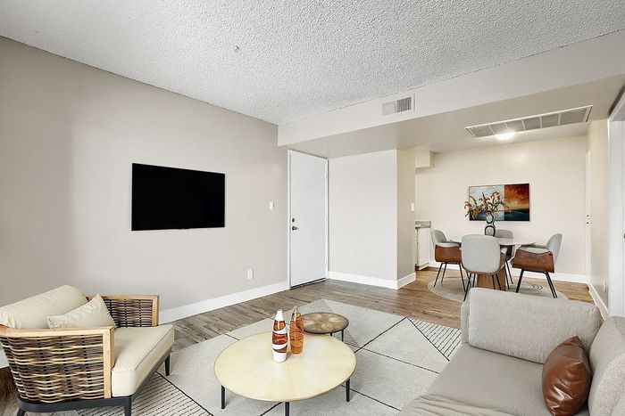 A1 Bronze - 1 Bed 1 Bath