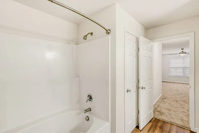 B4 Classic - 2 Bed 2 Bath