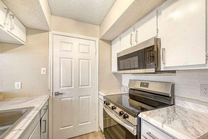B2 Diamond - 2 Bed 2 Bath