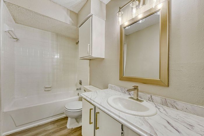 B2 Diamond - 2 Bed 2 Bath
