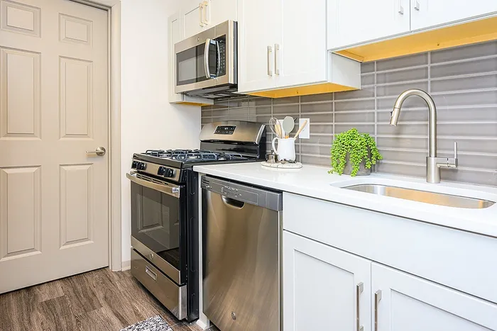 Rise Bluestone Interior