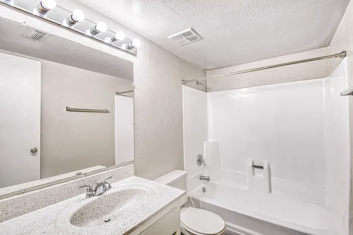 B1 Classic - 2 Bed 1 Bath