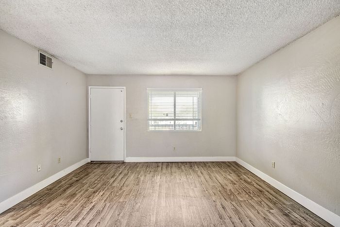 B1 Classic - 2 Bed 1 Bath