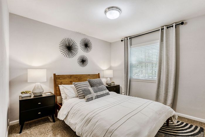 B2 Classic - 2 Bed 2 Bath