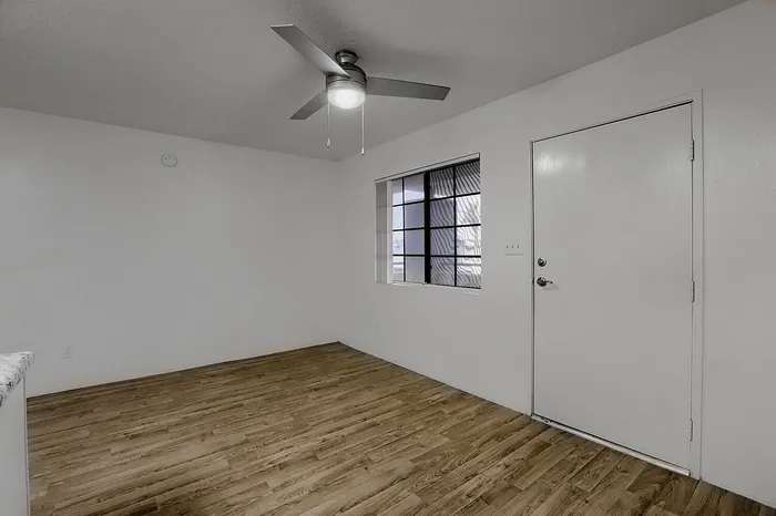 S1 Classic - Studio 1 Bath