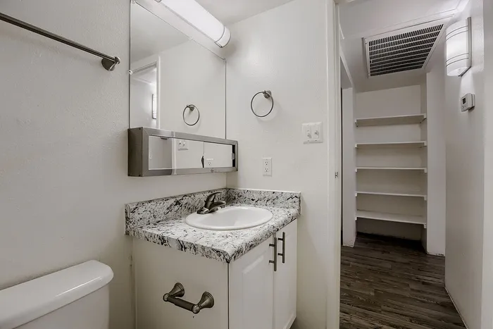 S1 Classic - Studio 1 Bath