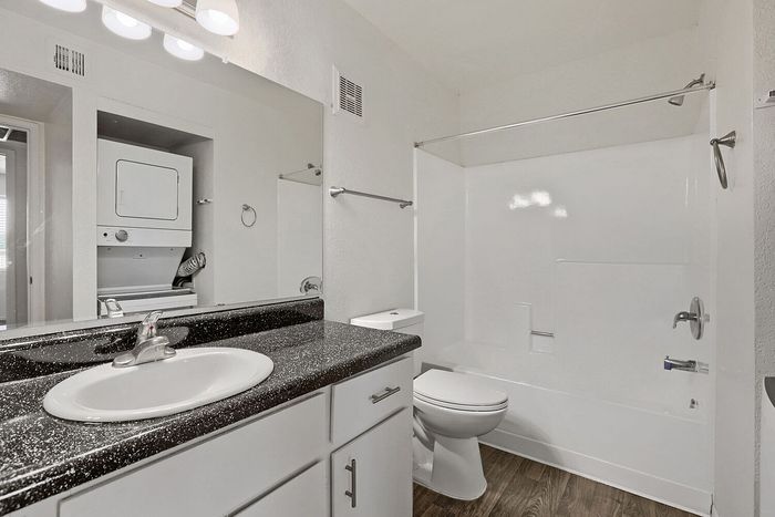 B1 Bronze - 2 Bed 2 Bath