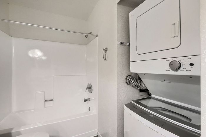 B1 Bronze - 2 Bed 2 Bath