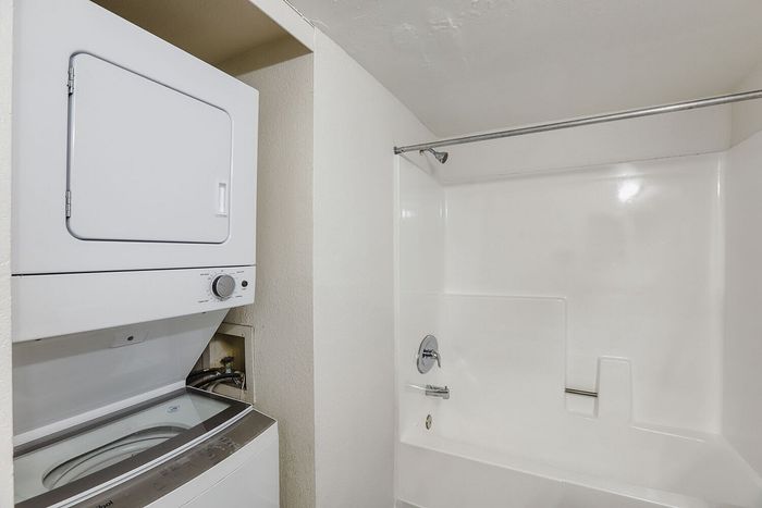 B1 Classic - 2 Bed 2 Bath