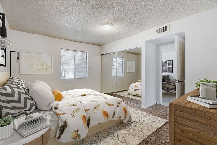 B1 Classic - 2 Bed 2 Bath