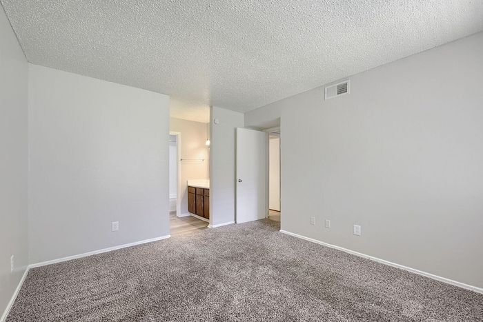 B1 Classic - 2 Bed 2 Bath