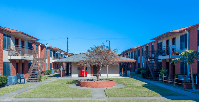 Ashford_StCloud_Outside_images