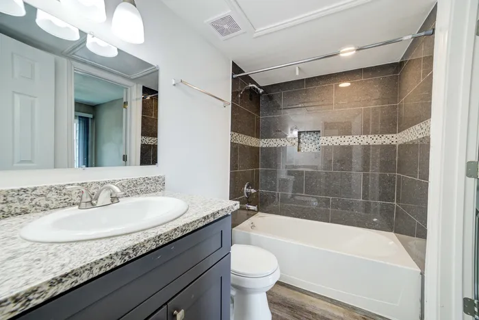 Ashford Briar Point Bathroom