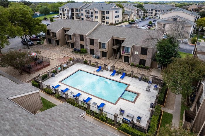 Ashford Costa Perla Swimming Pool