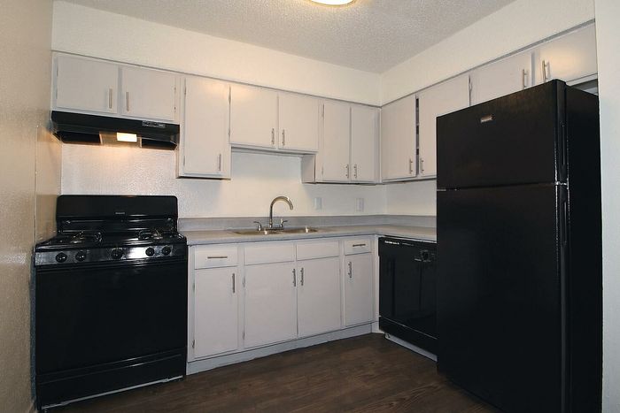 Ashford Costa Azure_clients_model_kitchen-1