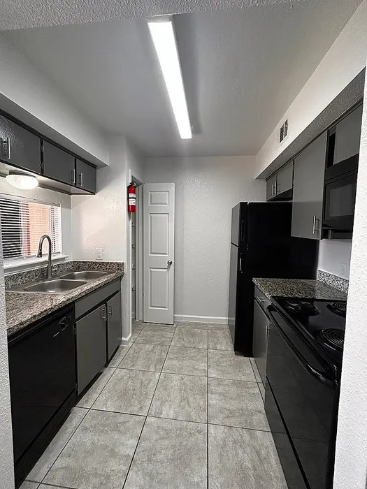 Ashford Casa Serena - Kitchen
