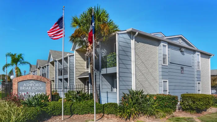 Ashford-Briar-Point-Houston-Outside