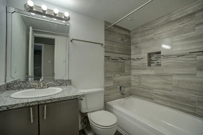 Ashford Briar Point Bathroom