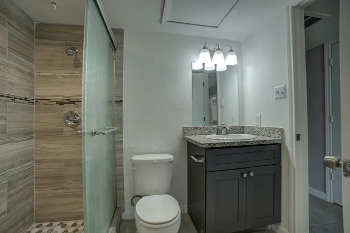 Ashford Briar Point Bathroom