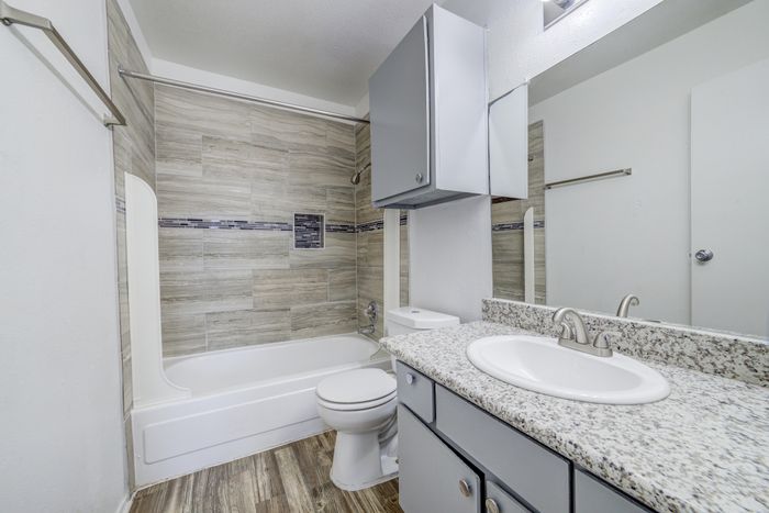 Ashford Santa Cruz Bathroom