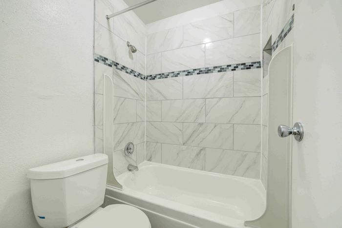 Ashford Santa Cruz Bathroom