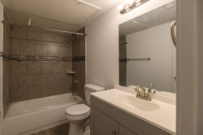 Ashford Odessa Square Bathroom