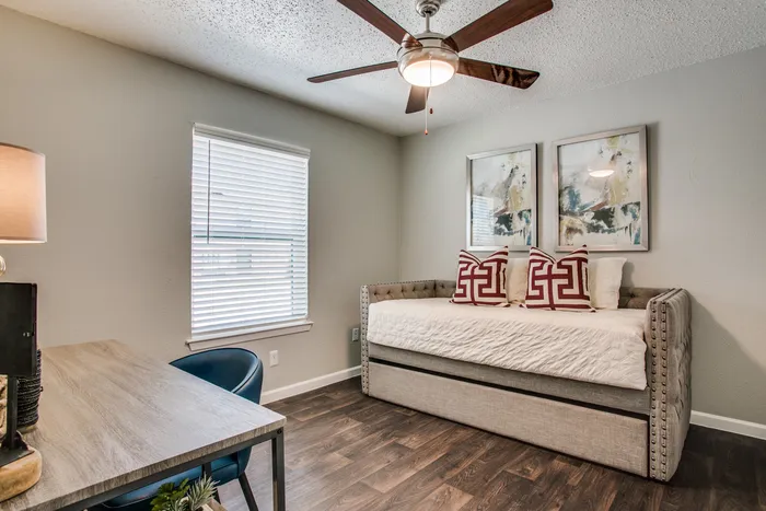 B1 - 2BD, 1BA - 930SF - Guest Bedroom