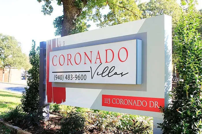 Coronado Villas Sign