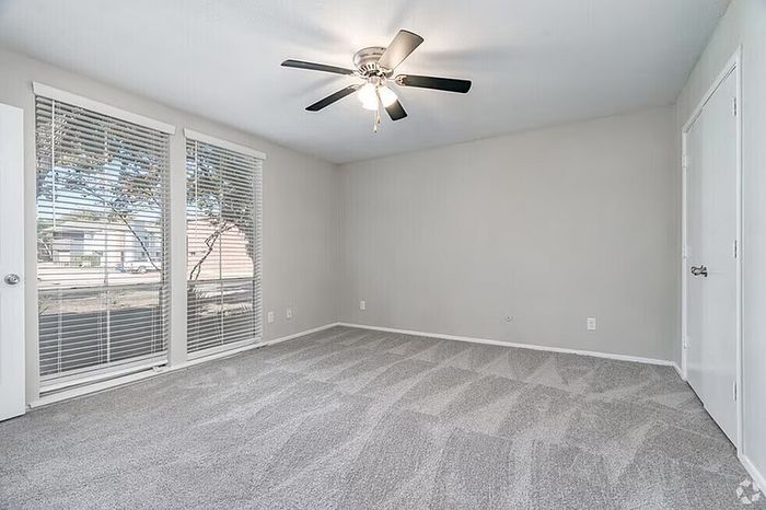 C2 - 2BD, 2BA - 1350SF - Master Bedroom