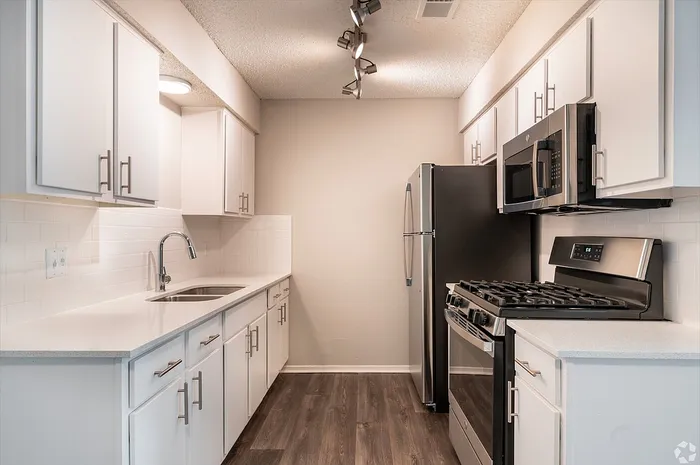 A1 - 1BD, 1BA - 706SF - Kitchen