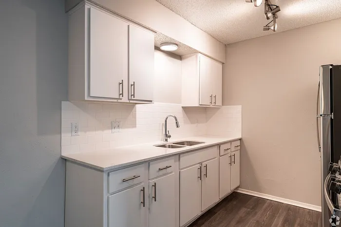 A1 - 1BD, 1BA - 706SF - Kitchen