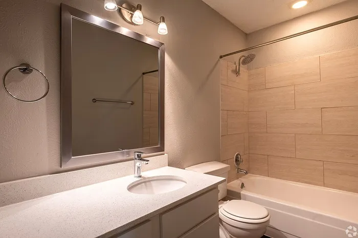 A1 - 1BD, 1BA - 706SF - Bathroom