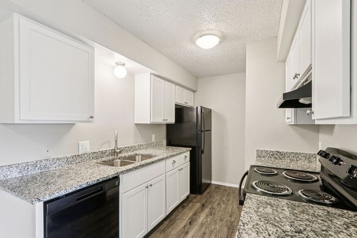 A1 - 1BD, 1BA - 707SF - Kitchen