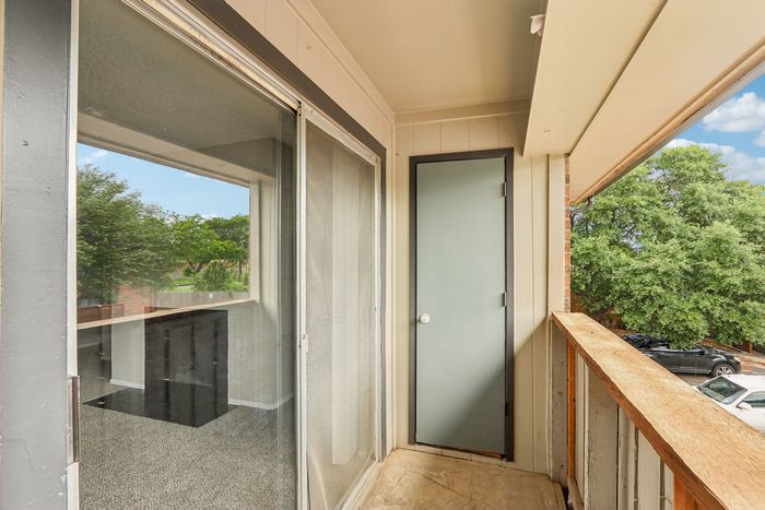 A1 - 1BD, 1BA - 707SF - Balcony