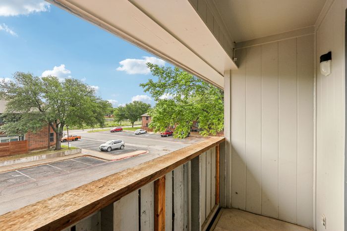 A1 - 1BD, 1BA - 707SF - Balcony
